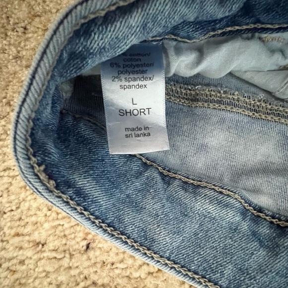 Women’s Maurice’s light wash jeans L‎ large short button up distressed - Picture 8 of 10